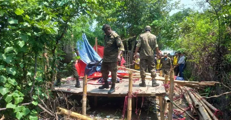 পুলিশি অভিযানের পরও চলছিল জুয়ার আসর, আকমল আলী খালপাড়ে ফের উচ্ছেদ
