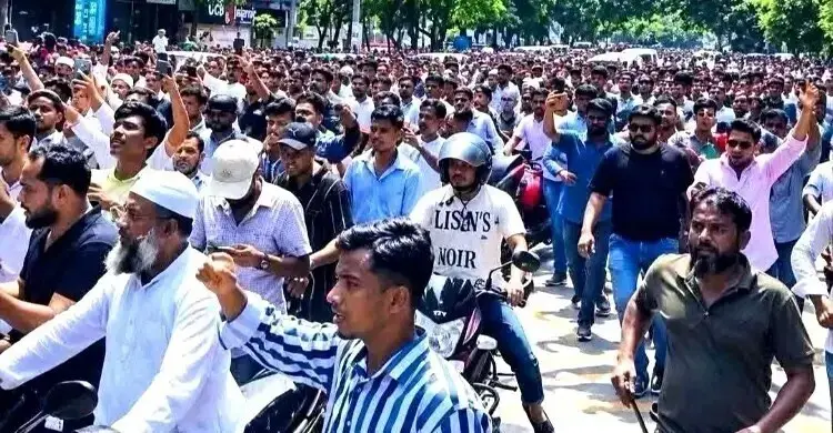 গভীর রাতের অভিযানে রাজধানীতে আওয়ামী লীগের ৩২ নেতাকর্মী গ্রেফতার