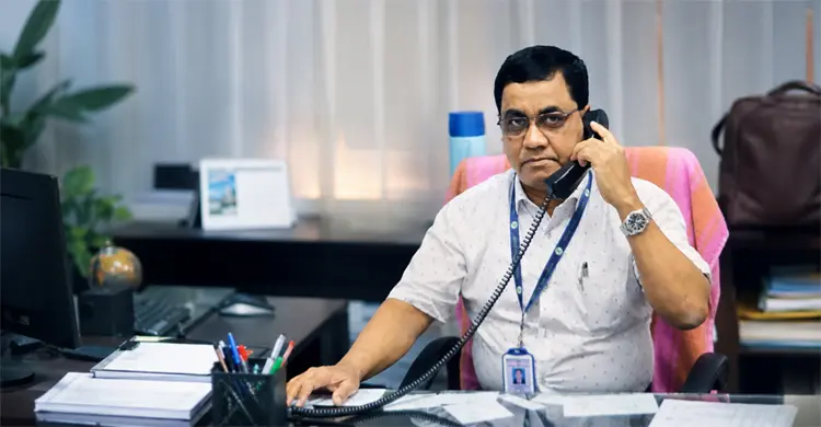 চট্টগ্রামে নিজ বাসায় ঝুলন্ত অবস্থায় বাংলাদেশ ব্যাংক কর্মকর্তার মরদেহ