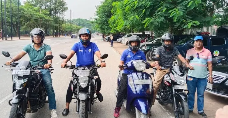 মোটরসাইকেলের সামনের নম্বর প্লেট নিয়ে পরীক্ষা চালাল ট্রাফিক পুলিশ-বিআরটিএ