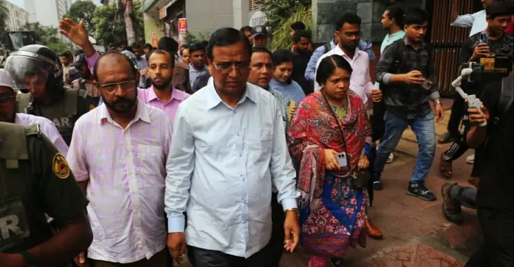 ফুটপাতে ফের বসলেই গ্রেফতার, হুঁশিয়ারি ডিএসসিসি প্রশাসকের