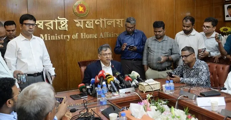 স্বরাষ্ট্রমন্ত্রীর আভাস: বৈঠক শেষেই ঘোষণা হতে পারে ইউপি তফসিল