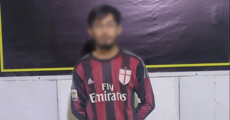 আপত্তিকর ছবি দিয়ে ব্ল্যাকমেইল, র‍্যাবের হাতে গ্রেফতার রাফিদ