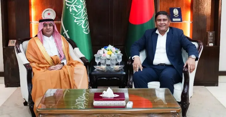 প্রতিরক্ষা খাতে সামরিক সহযোগিতায় নতুন উচ্চতায় যাবে বাংলাদেশ-সৌদি বন্ধন