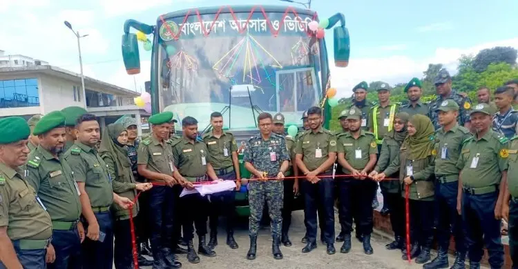 শাহজালাল বিমানবন্দরে আনসার সদস্যদের জন্য চালু হলো বিশেষ বাস