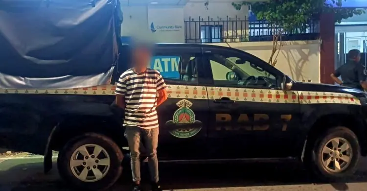 ১০ বছরের সাজাপ্রাপ্ত পলাতক আসামি চট্টগ্রামে র‍্যাবের জালে
