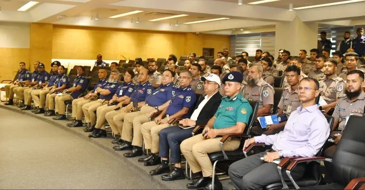 স্থানীয় সরকার ভোটের আগে ৩৮ হাজার পুলিশের বিশেষ প্রশিক্ষণ শুরু
