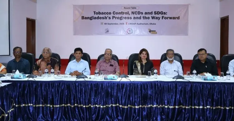 তামাকের আক্রমণে বছরে প্রাণ যায় দুই লাখের, জোরালো আইন চান বিশেষজ্ঞরা