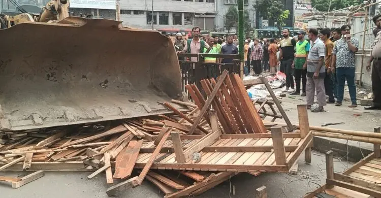 গুলিস্তানে ডিএসসিসির বড় অভিযান: দখল উচ্ছেদ, জরিমানা ৩২ হাজার টাকা