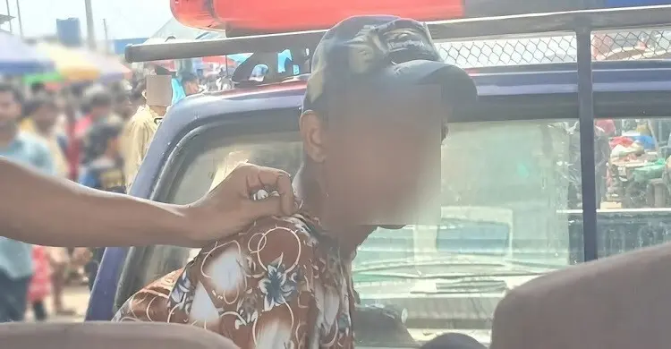 গাড়ি থেকে মানিব্যাগ নিয়ে ছুটল তরুণ, সার্জেন্টের খপ্পরে ছয় মাসের সাজা