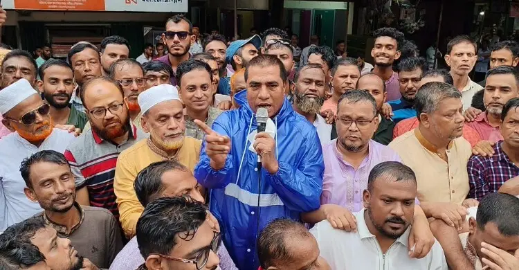 পটিয়ায় নৈরাজ্য ঘটাতে দেওয়া হবে না, কঠোর হুঁশিয়ারি এমপি এনামুলের