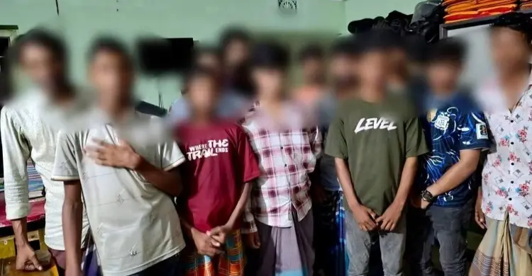 কিশোর গ্যাং দমনে মাঠে পুলিশ, চট্টগ্রাম রেঞ্জে ২৪ ঘণ্টায় আটক ২১৪