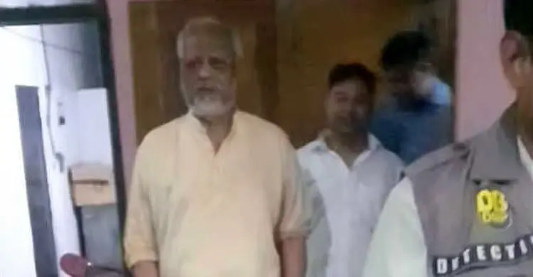 বিমানবন্দরে হুমকি-মারধরের মামলায় গ্রেপ্তার মেজর (অব.) আখতারুজ্জামান
