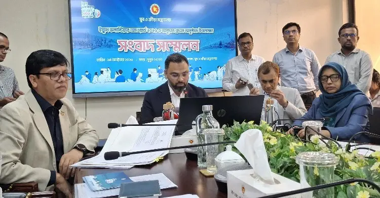 ১৫ তরুণের হাতে ইয়্যুথ ভলান্টিয়ার অ্যাওয়ার্ড, ৪৩২ সংগঠনের অনুদান