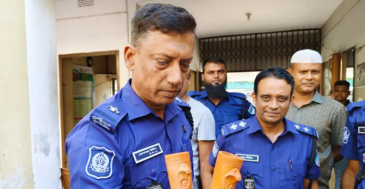 ছেঁউড়িয়ার আখড়ায় মাদকবিরোধী অভিযান, জব্দ দুই হাজার গাঁজার কলকে
