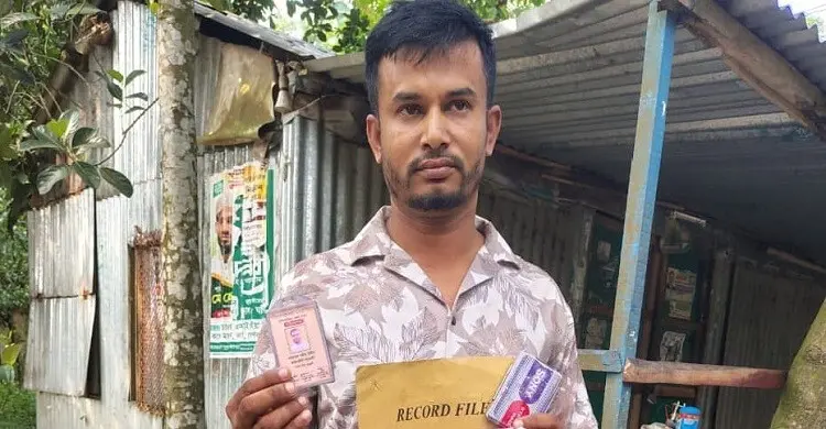 পিবিআই সেজে মামলার বাদী-বিবাদীদের কাছে টাকা তুলতেন যে প্রতারক, কসবায় আটক