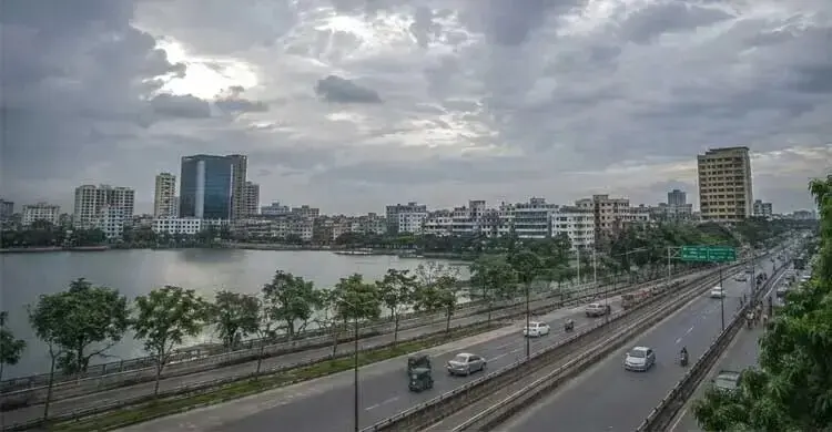 ঢাকার আকাশে আজ মেঘের অবস্থান, তাপমাত্রা সামান্য কমার সম্ভাবনা