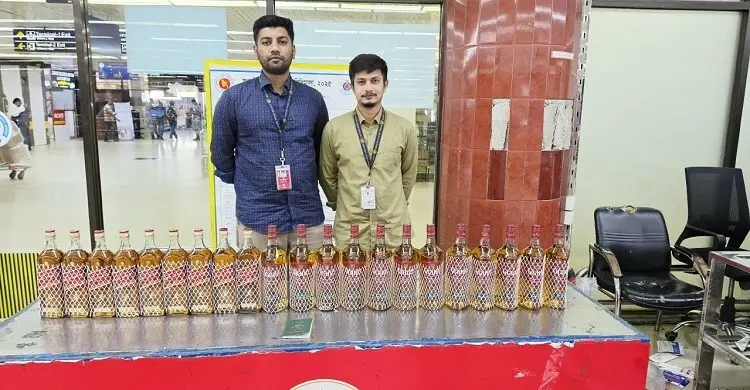 শাহজালালে টানা ৭ দিনে ১১ অভিযান, সোনা-মদ-সিগারেটসহ জব্দ কোটি টাকার পণ্য