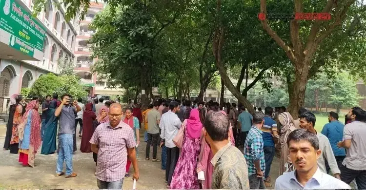 যুব উন্নয়ন নিয়োগ পরীক্ষার প্রশ্নফাঁসের রহস্য: ব্যাংক চেকসহ আটক ৬